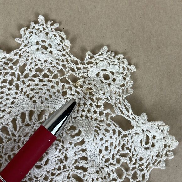 Vintage Ruffled Doily White & Ivory Set Of 6 13”/5.5”‎ - Picture 10 of 11